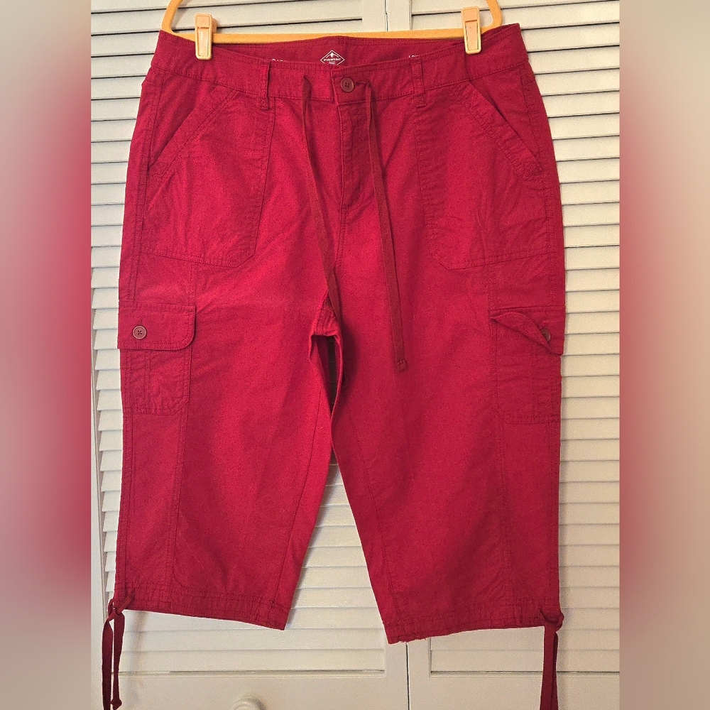 NWOT ST. JOHN'S BAY Peddle Pushers, Red Sz. 18W